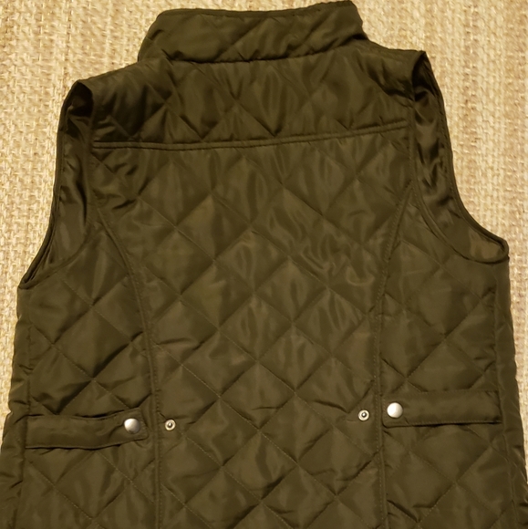 New Directions Quilted women's vest - Picture 3 of 4